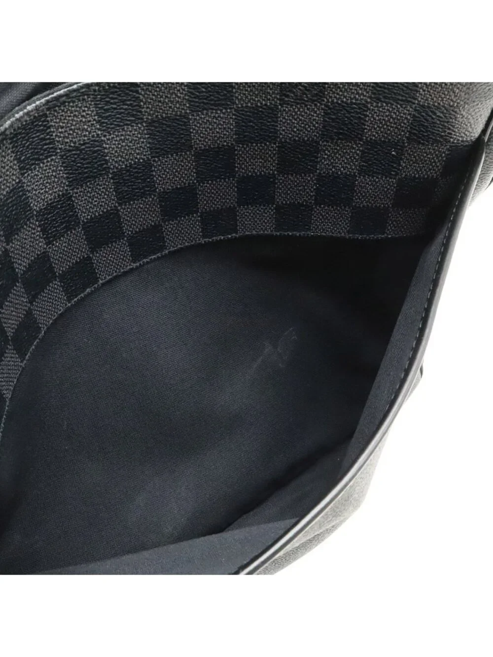 Louis Vuitton Damier Graphite Daniel MM Messenger